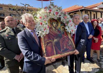 Λαμπροτρίτη στην Κορνοφωλιά