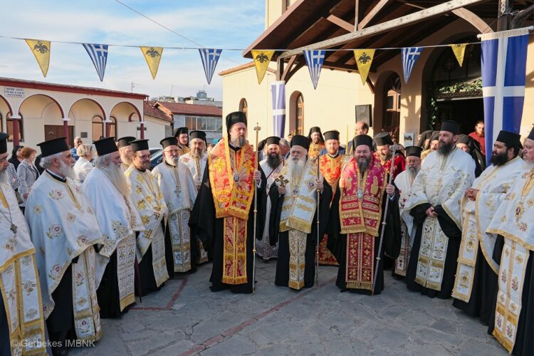 Λαμπρός πολυαρχιερατικός Εσπερινός των Αγίων Δισχιλίων Ναουσαίων Νεομαρτύρων