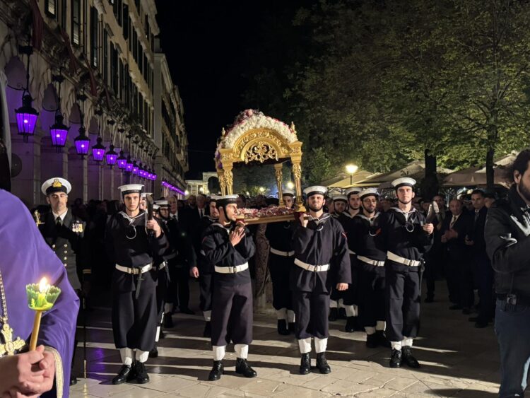 Η ΛΙΤΑΝΕΙΑ ΤΟΥ ΕΠΙΤΤΑΦΙΟΥ ΤΟΥ ΜΗΤΡΟΠΟΛΙΤΙΚΟΥ ΝΑΟΥ ΤΗΣ ΚΕΡΚΥΡΑΣ