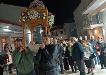 Η Ακολουθία του Επιταφίου στη γραφική Φοινικούντα 