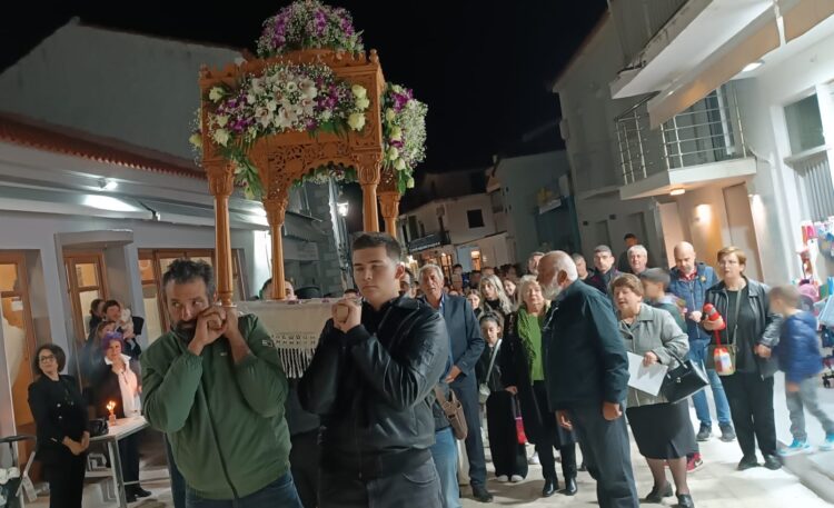 Η Ακολουθία του Επιταφίου στη γραφική Φοινικούντα