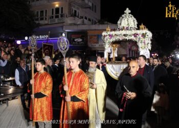 Η Άρτα σιγεί και προσεύχεται… Περιφορά Επιταφίων με ρίγη συγκίνησης!!