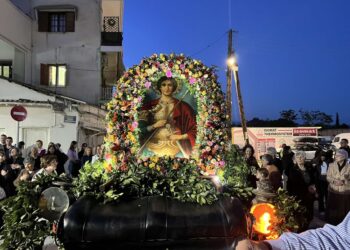 «Ως των αιχμαλώτων ελευθερωτής…» στη σεισμόπληκτη ενορία του Αγίου Γεωργίου Τυρνάβου