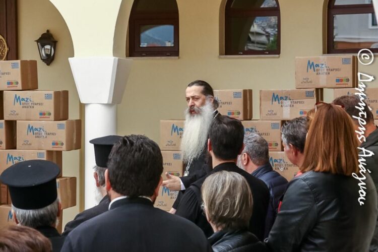 32.000 έτοιμα γεύματα, δέματα αγάπης και πασχαλινά δώρα από την Ι. Μ. Φθιώτιδος