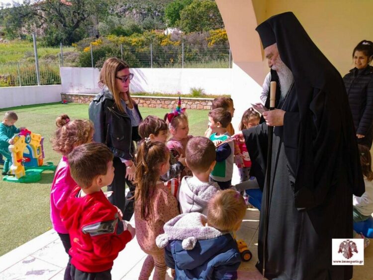 Επίσκεψη Μητρ. Σπάρτης στον Βρεφονηπιακό Σταθμό Μονεμβασίας ‘’Παναγία Χρυσαφίτισσα’’