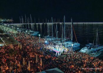 Μεγαλειώδης η συνάντηση των Επιταφίων στον Βόλο