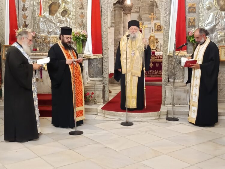 Παράκληση από τον Μητροπολίτη Παροναξίας για τους μαθητές που διαγωνίζονται στις Πανελλήνιες Εξετάσεις