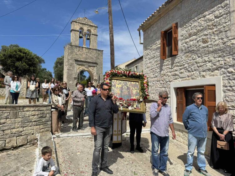 Η λιτανεία της Παναγίας των Βελλιανιτών στους Παξούς