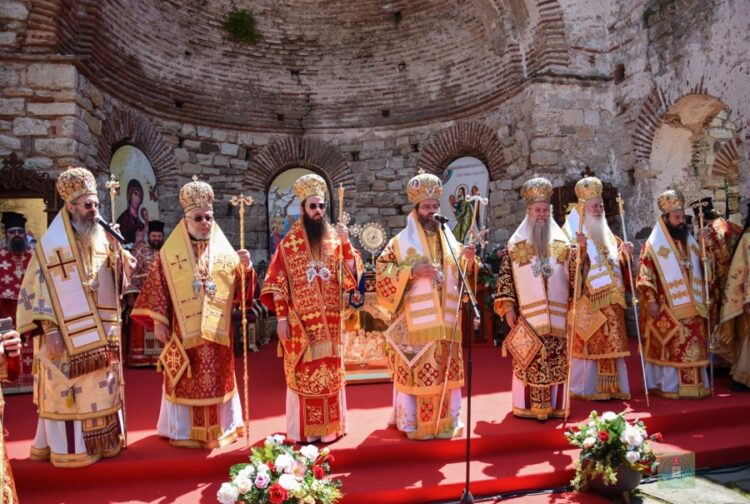 Ο Μητροπολίτης Μαρώνειας στις Ι.Μ. Φιλιππουπόλεως και Σλέβιν του Πατριαρχείου Βουλγαρίας