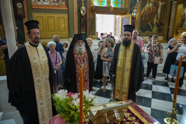 30 Μαΐου 2025 ο Πειραιάς θα υποδεχθεί την ιερά εικόνα της Παναγίας της Τρικορφιώτισσας και τα ιερά λείψανα του Αγίου Σεραφείμ του Σάρωφ