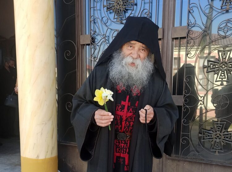 Μήνυμα στήριξης στον Επίσκοπο Τυχικό από τον Γέροντα Δοσίθεο