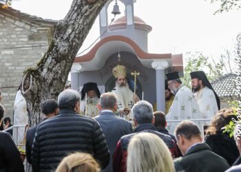 Φθιώτιδος Συμεών: «Έρχεται ο Χριστός να σπάσει τους λίθους της καρδιάς μας»