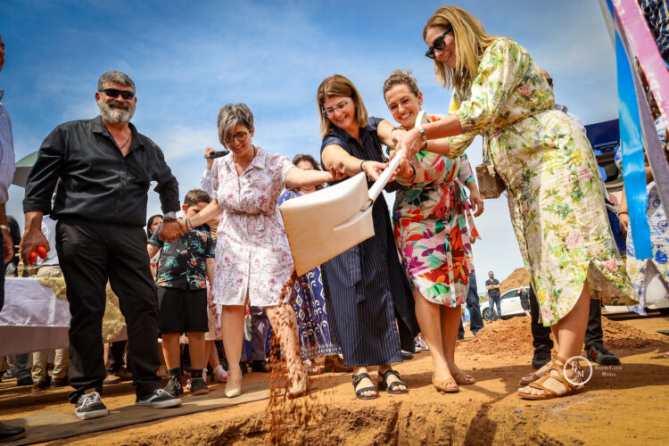 Θεμελίωση νέου Ι. Ναού στο Ντάργουιν από τον Αρχιεπίσκοπο Αυστραλίας Μακάριο