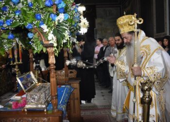 Ιερά Αγρυπνία υπό του Μητροπολίτου Φθιώτιδος ενώπιον της Τιμίας Ζὠνης της Θεοτόκου στην Καρδίτσα