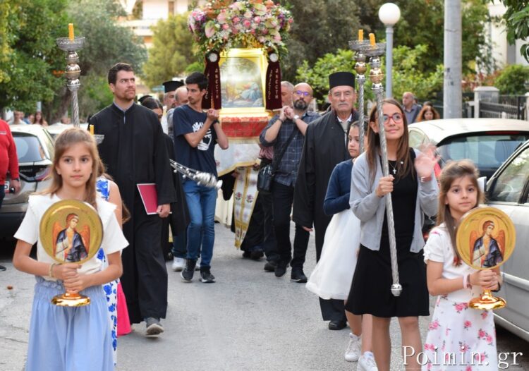 Κλήρος και λαός λιτάνευσαν την Ι. Εικόνα της Αγίας Φωτεινής στον Υμηττό