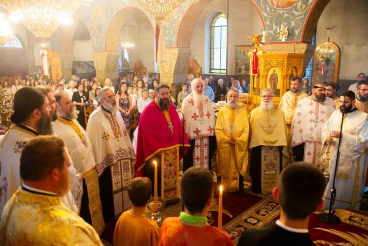 Ο εσπερινός των Αγίων Κωνσταντίνου και Ελένης στην Καλαμάτα