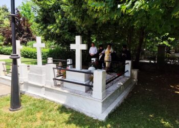 Τρισάγιο στους τάφους των Μακαριστών Αρχιερέων Κυρίλλου Καρμπαλιώτου και Κυρίλλου Χριστάκη