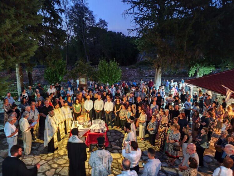 Εσπερινός των Αγίων Δώδεκα Αποστόλων στον Πύργο Ιθώμης