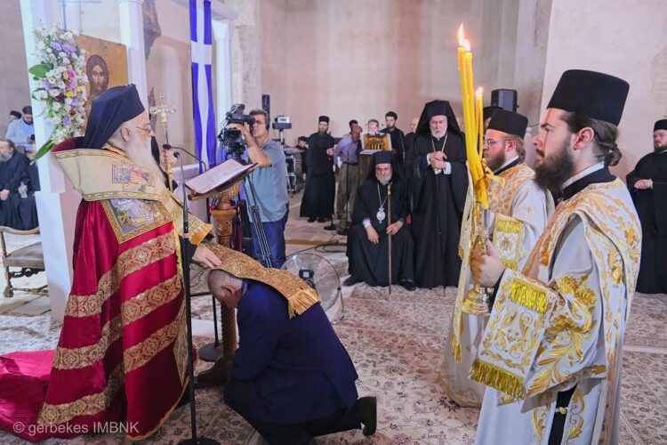 Πολυαρχιερατικός Εσπερινός των Πρωτοκορυφαίων Αποστόλων Παύλου και Πέτρου στη Βέροια | Χειροθεσία Αρχόντων