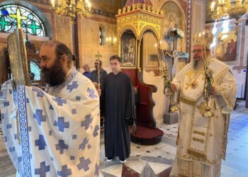 Στο Ιερό Παρεκκλήσιο Αγίων Θεοδώρων (πλ. Κλαυθμώνος) λειτούργησε ο Μητρ. Λαρίσης