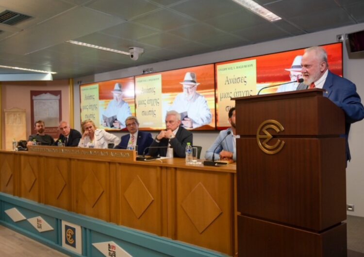 «Ανάσες μιας άηχης σιωπής»: Ο Γιώργος Βασιλείου παρουσίασε το βιβλίο του στην ΕΣΗΕΑ