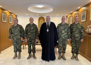 Ο Αρχηγός ΓΕΣ στην Ιερά Μητρόπολη Λαρίσης και Τυρνάβου