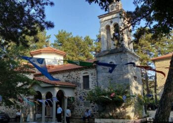 Πανηγυρικός Αρχιερατικός Εσπερινός για την Αγ. Παρασκευή στις Καρυές – Εγκαίνια ”Κέντρου Μνήμης και Πολιτισμού”