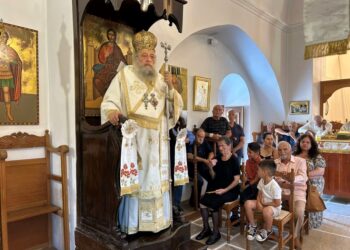 Ο Μητρ. Παροναξίας στον Πανηγυρίζοντα Ναό Αγίου Προκοπίου Βουρβουριάς Νάξου