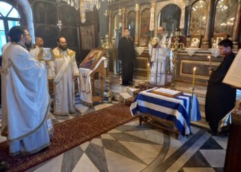 Θεία Λειτουργία υπέρ των ναυτικών στην ναυπρύτανι Χίο.