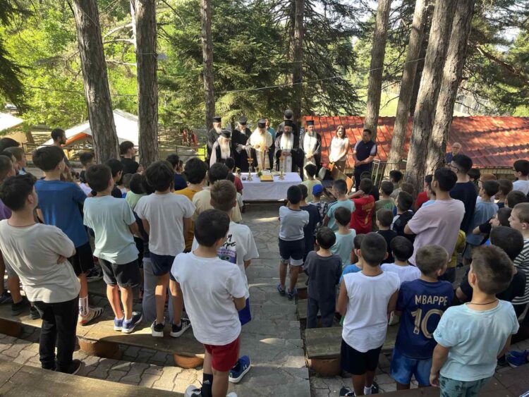 Αγιασμός στις Κατασκηνώσεις των ΧΜΟ στην Ι.Μ. Φθιώτιδος