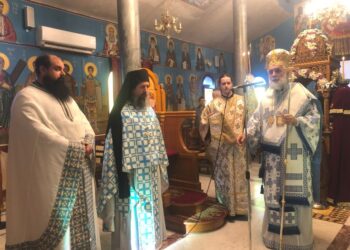 Ο ΕΠΙΣΚΟΠΟΣ ΣΚΟΠΕΛΟΥ ΙΕΡΟΥΡΓΟΣ ΕΝΩΠΙΟΝ ΤΗΣ ΤΙΜΙΑΣ ΚΑΡΑΣ ΤΟΥ ΑΓΙΟΥ ΠΑΝΤΕΛΕΗΜΟΝΟΣ