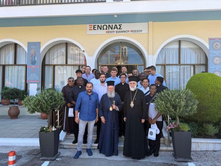 ΦΙΛΟΞΕΝΟΎΜΕΝΟΙ ΤΟΥ ΠΡΟΓΡΑΜΜΑΤΟΣ “ΜΑΘΑΙΝΩ ΤΗΝ ΕΛΛΗΝΙΚΗ ΓΛΩΣΣΑ” ΣΤΗΝ ΙΕΡΑ ΜΗΤΡΟΠΟΛΗ ΧΑΛΚΙΔΟΣ