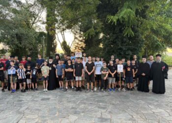 Στην αγκαλιά της Παναγίας