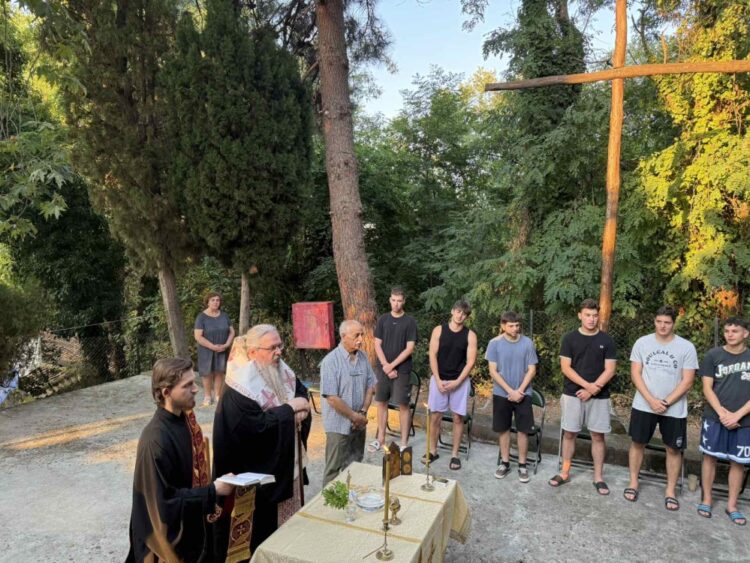 Τις κατασκηνώσεις της Χριστιανικής Εστίας Λάρισας επισκέφθηκε ο Μητρ. Ιερώνυμος