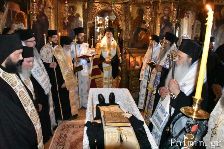 Η Εξόδιος Ακολουθία του «Άτλαντα των Μετεώρων» Γέροντος Ισιδώρου