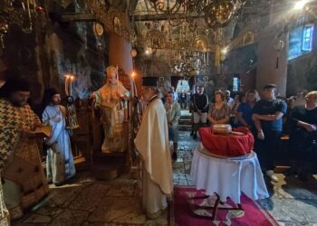 Θεία Λειτουργία στην Ι. Μ. Παναγίας Σπηλιάς Αργιθέας