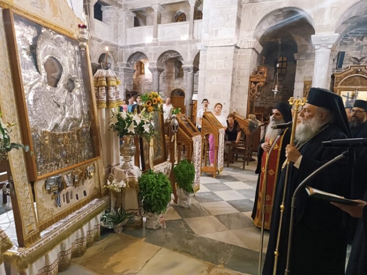 Ιερά Παράκληση στο Ι. Προσκύνημα Παναγίας Εκατονταπυλιανής Πάρου