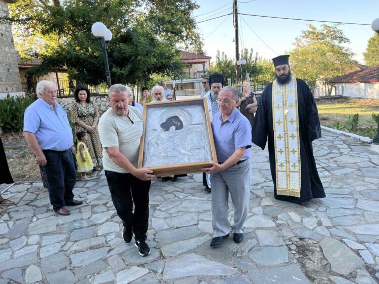 Υποδοχή της Ιεράς Εικόνος της Παναγίας Γλυκοφιλούσης στη Λοξάδα