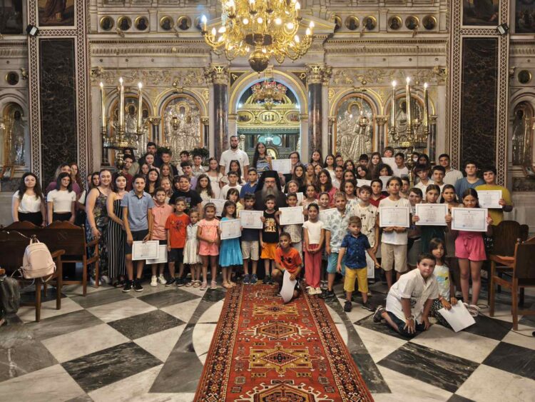 Παναγία, ἡ μητέρα τῶν παιδιών  (Πρώτη Παράκληση στὴν ἀκριτικὴ Χίο)