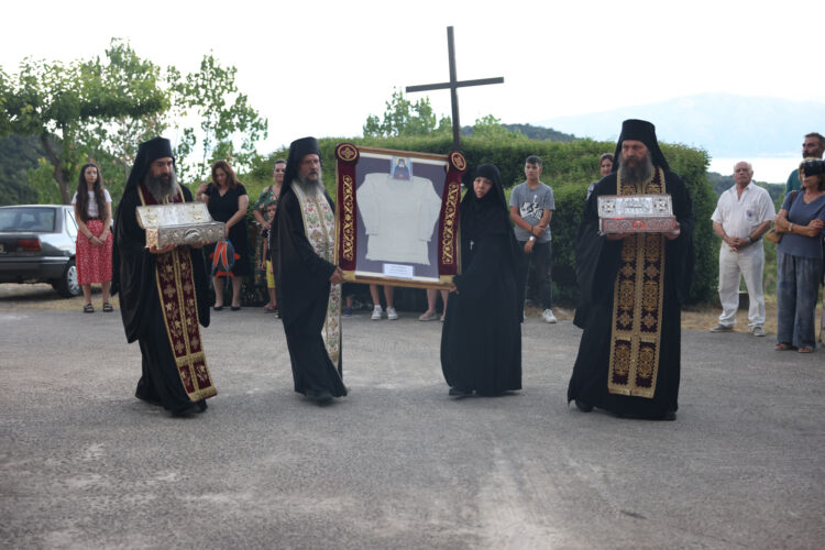 Ξεκίνησε το προσκύνημα των λειψάνων στην γυναικεία Ιερά Μονή Αγίων Νεκταρίου και Φανουρίου Δωρίδος