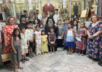 Λουλούδια τῶν Καμποχώρων γιά τήν Θεοτόκο