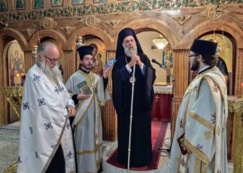 Ο Μητροπολίτης Θεσσαλιώτιδος  στον Εσπερινό και την Παράκληση της Παναγίας στον Άγιο Αθανάσιο Λαμπερού