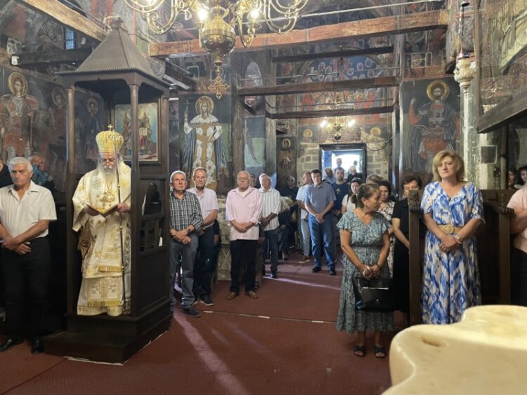 Με λαμπρότητα και κατάνυξη η Κοίμηση της Θεοτόκου στα Γρεβενά