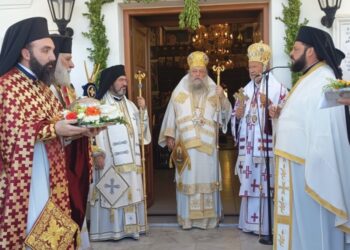 Κλήρος και λαός τίμησαν τον Όσιο Αρσένιο στην Πάρο