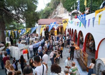 Φθιώτιδος Συμεών: «Προσφέρουμε στην Παναγία μας τα πάντα της ύπαρξής μας»