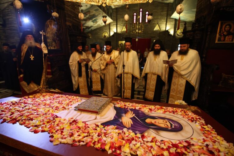 Τα Εγκώμια της Θεοτόκου στην Ιερά Μονή Τρικόρφου