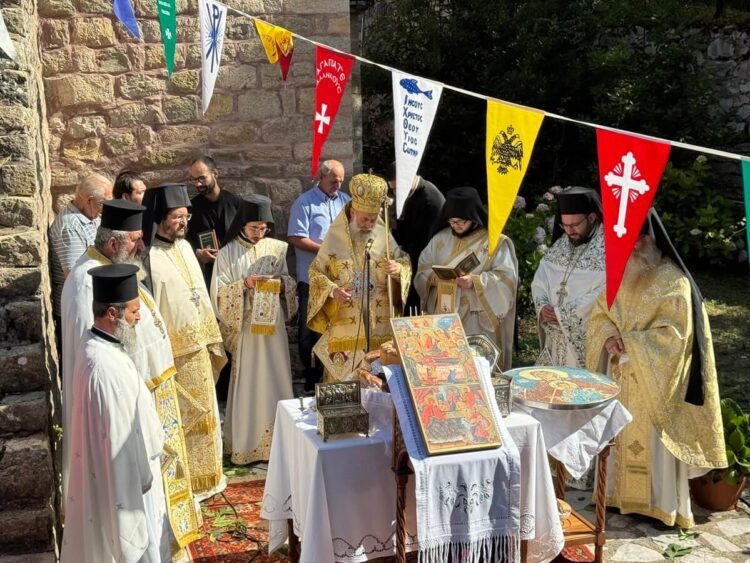 Όρθρος και Θεία Λειτουργία στην Ι.Μ. Γενεσίου της Θεοτόκου Πετρίλου