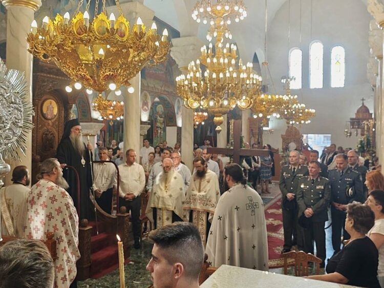 ΑΡΧΙΕΡΑΤΙΚΟΣ ΕΣΠΕΡΙΝΟΣ ΚΑΙ ΤΡΙΗΜΕΡΗ ΠΡΟΣΚΥΝΗΣΗ Ι. ΛΕΙΨΑΝΟΥ ΑΓΙΑΣ ΕΛΕΝΗΣ ΣΤΑ ΓΙΑΝΝΙΤΣΑ