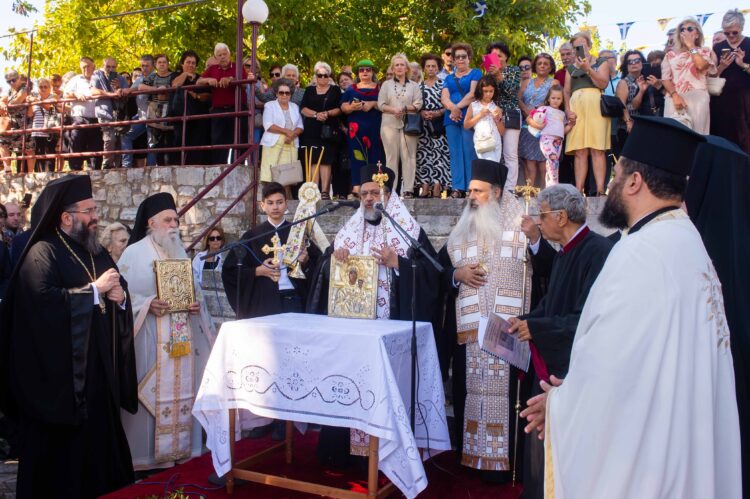 Λαοθάλασσα πιστών υποδέχθηκε την Παναγία Βουλκανιώτισσα στην Μεσσήνη