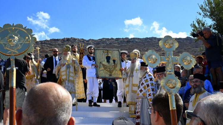 ΛΑΜΠΡΟΣ Ο ΕΟΡΤΑΣΜΟΣ ΤΗΣ ΜΥΡΤΙΔΙΩΤΙΣΣΑΣ ΣΤΟ ΝΗΣΙ ΤΗΣ ΤΑ ΚΥΘΗΡΑ
